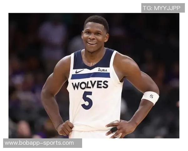 爱德华兹谈球队阵容混乱透露自己意外出任4号位挑战